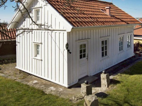 5 person holiday home in STR MSTAD, Strömstad